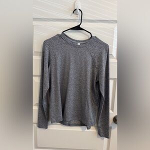 Like new Lululemon License to Train classic Fit Ling Sleeve